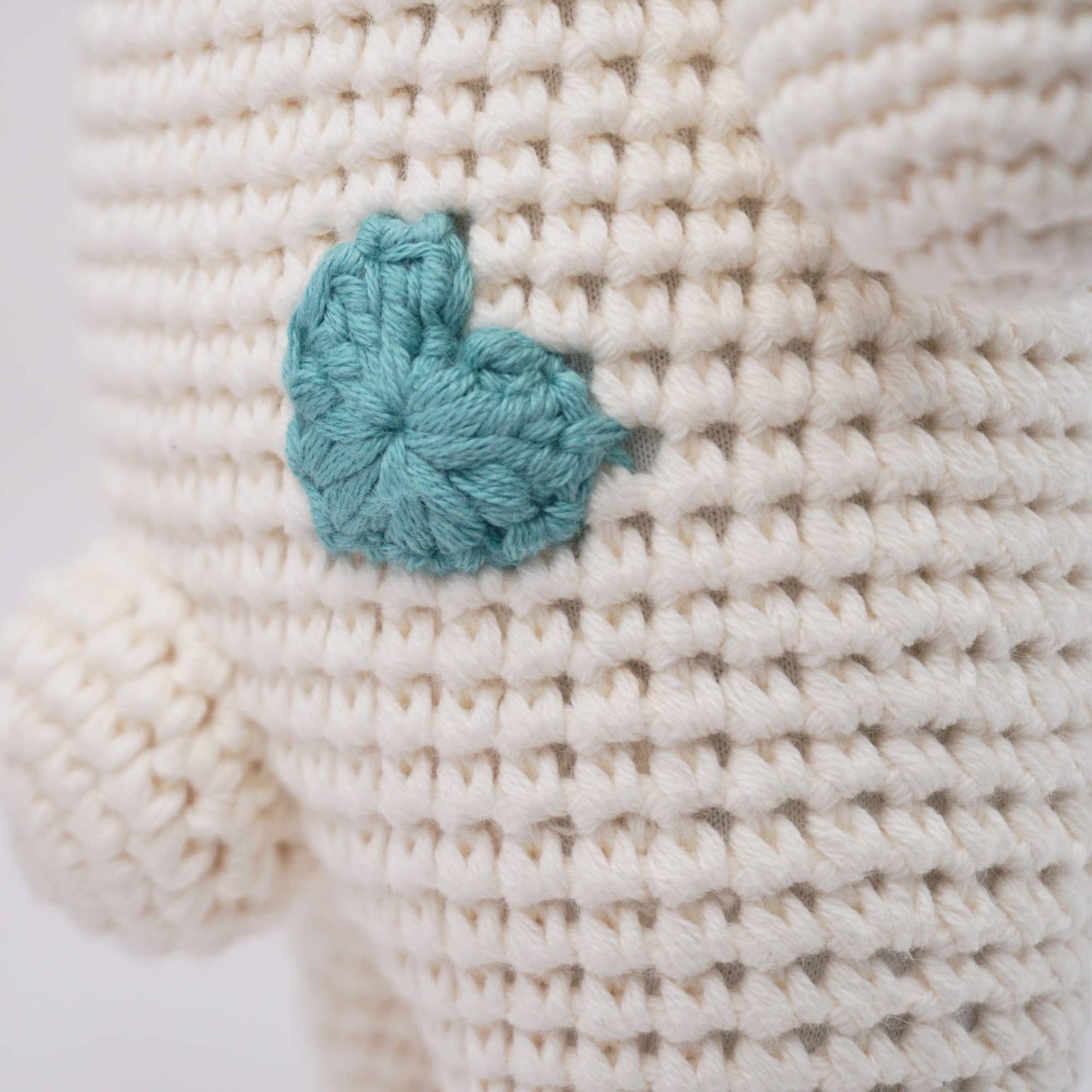 Handmade Crochet Familiar: Bobbie the Bear