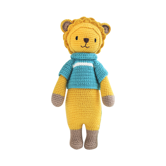 Handmade Crochet Familiar: Little Knight Leo