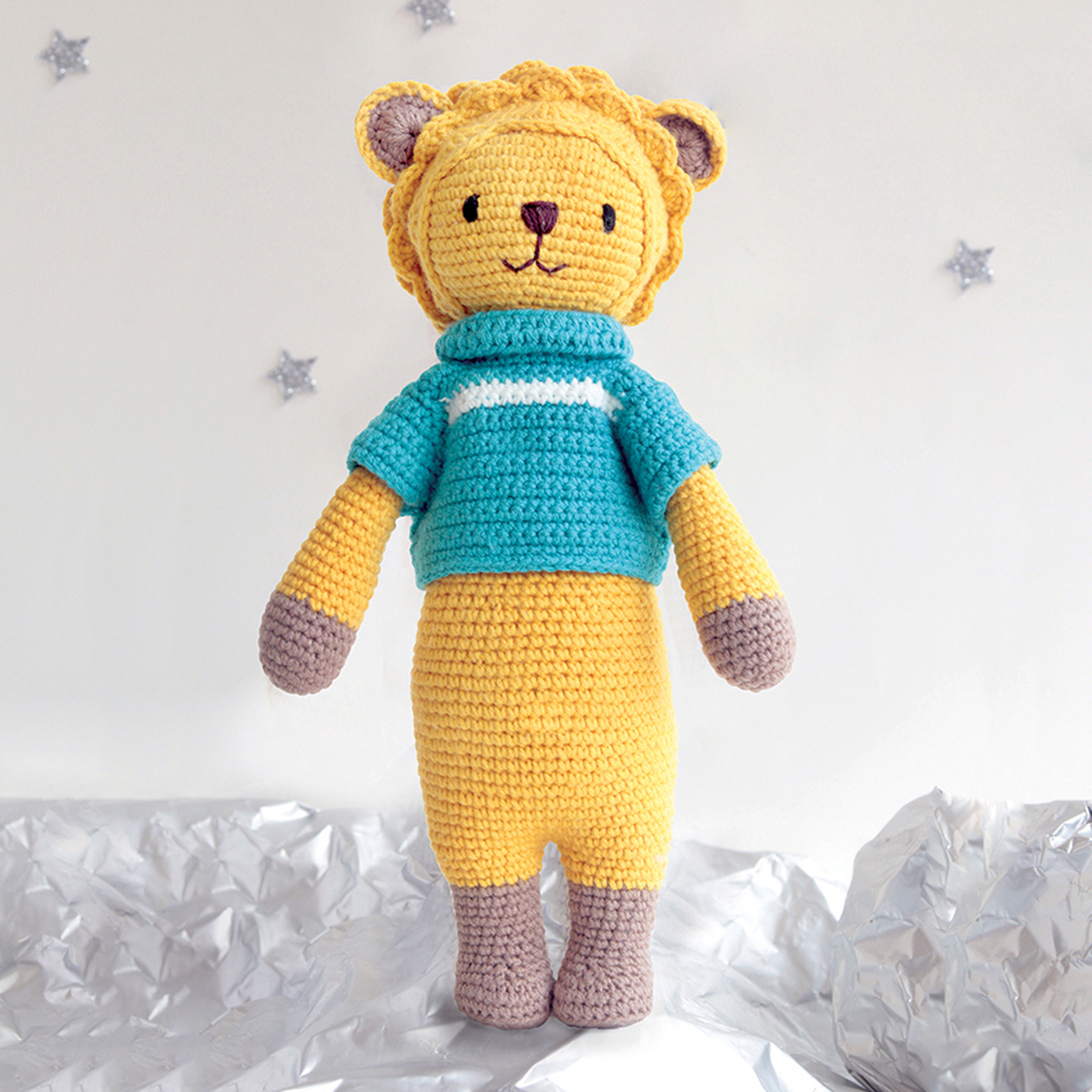 Handmade Crochet Familiar: Little Knight Leo