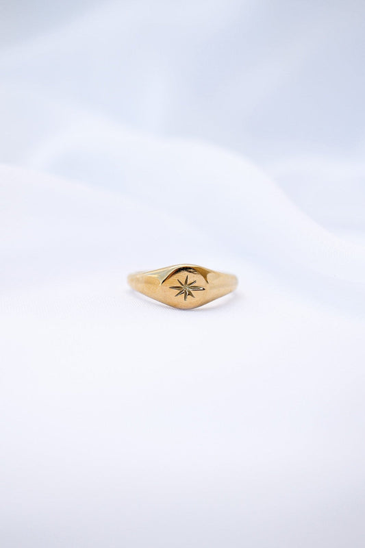 Estelle Ring, Starlight Signet