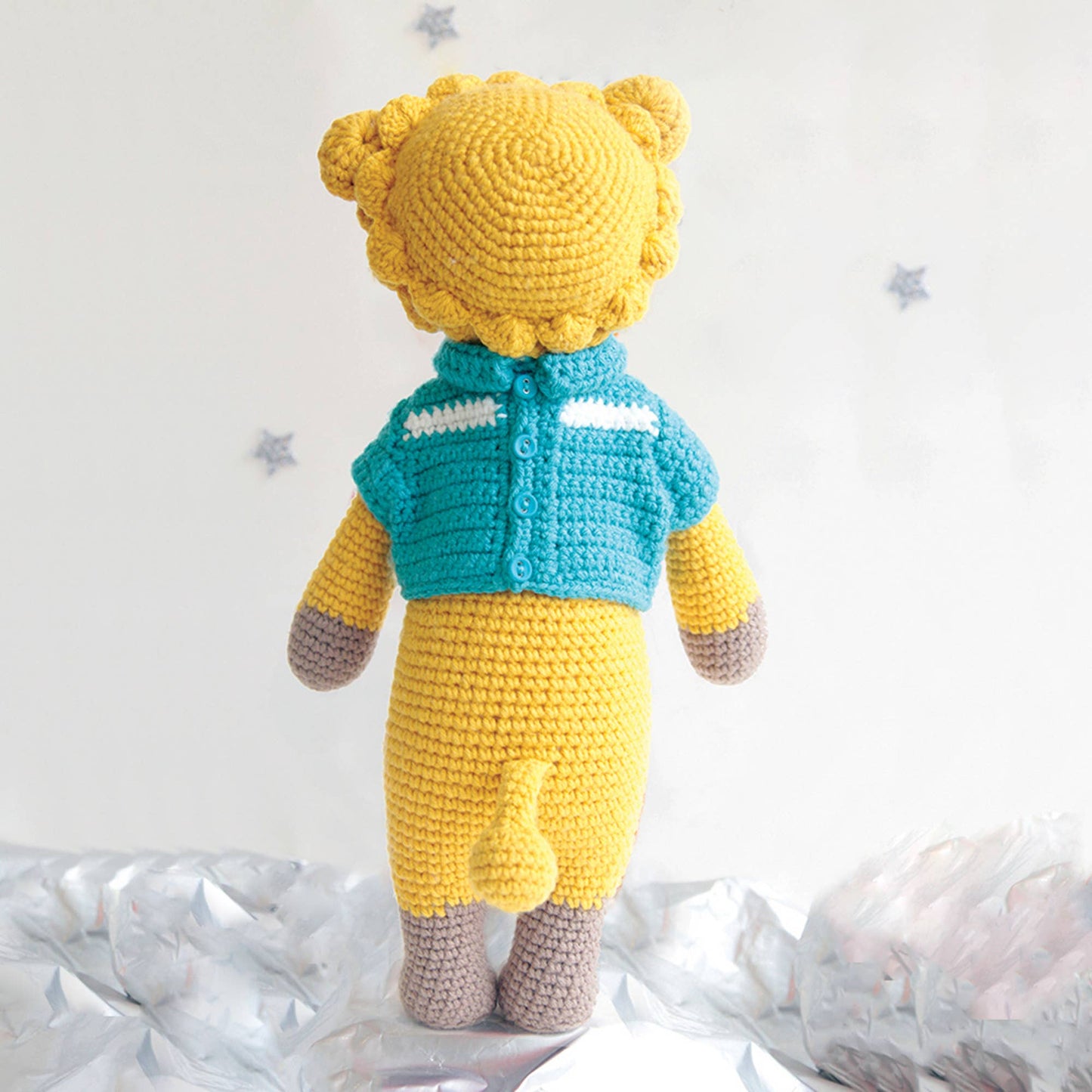 Handmade Crochet Familiar: Little Knight Leo